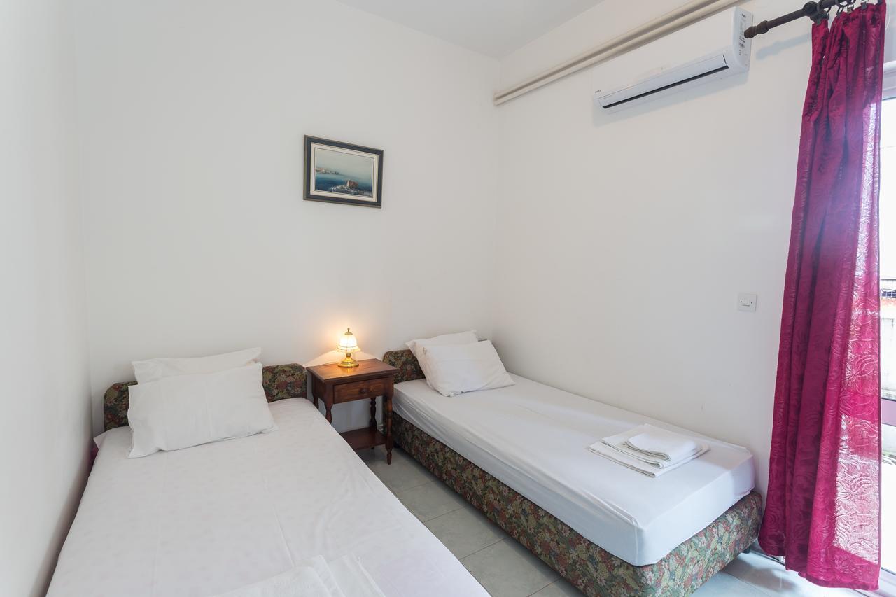 بودفا Hotel Jovana الغرفة الصورة